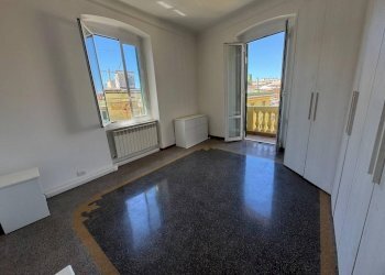 Camera da letto - Trilocale viale Carlo Canepa, 13, Genova (zona Sestri Ponente) - foto 6