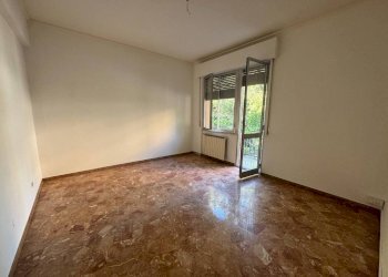 Camera da letto - Three-room apartment via Camillo Vianson, 20, Genova (neighborhood Pegli) - photo 7