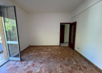 Camera da letto - Three-room apartment via Camillo Vianson, 20, Genova (neighborhood Pegli) - photo 9