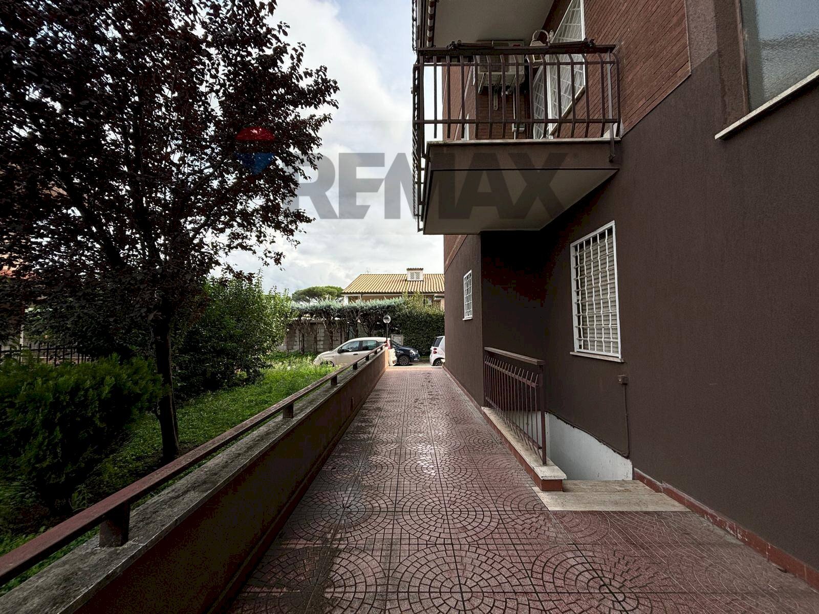 Edificio all\'aperto - Bilocale Via Anagnina
 
331, Roma - foto 1