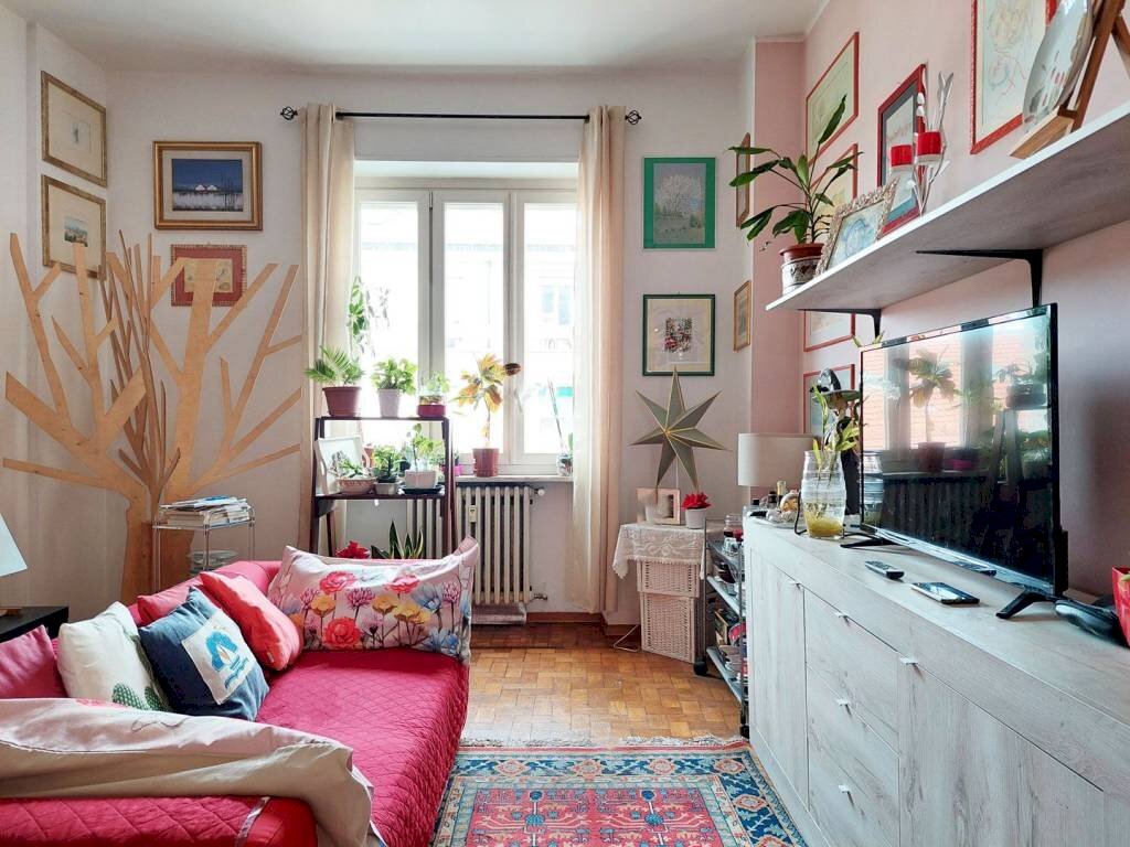 Soggiorno - Trilocale via Buenos Aires, 41, Torino (zona Santa Rita) - foto 2