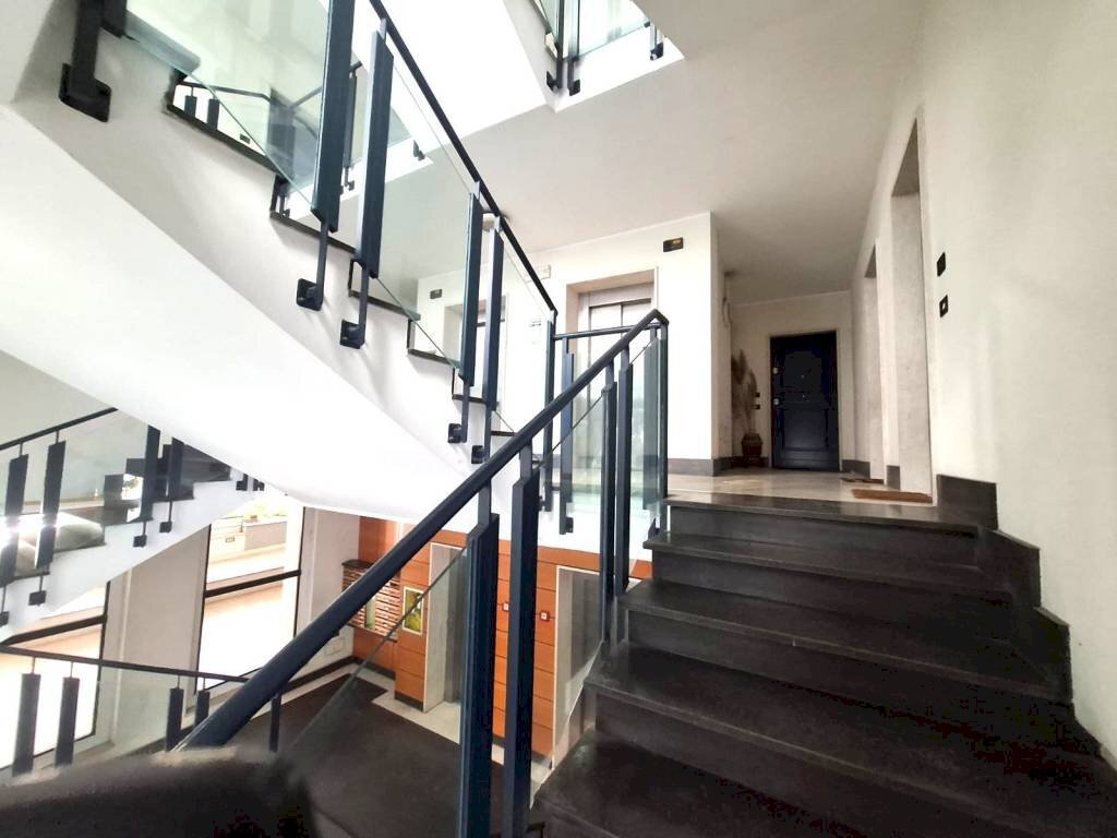 Interno palazzo - Two-room apartment via Durban, 20, Roma (neighborhood Torrino) - photo 3