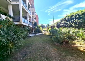 Giardino - Bilocale via Durban, 20, Roma (zona Torrino) - foto 28