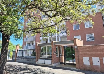 Facciata - Bilocale via Durban, 20, Roma (zona Torrino) - foto 38