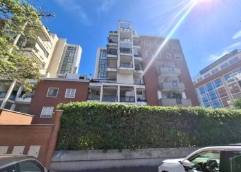 Facciata - Bilocale via Durban, 20, Roma (zona Torrino) - foto 27