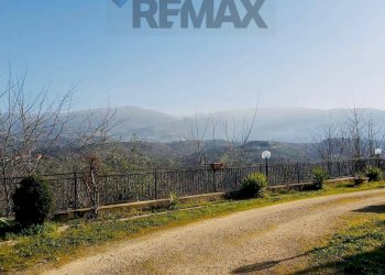 Vista delle montagne - Villa c/da Donnici Inferiore
 
snc, Cosenza - foto 15