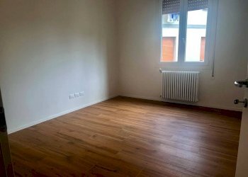 Camera da letto - Three-room apartment via Francesco Zanardi, Bologna (neighborhood Saffi) - photo 4