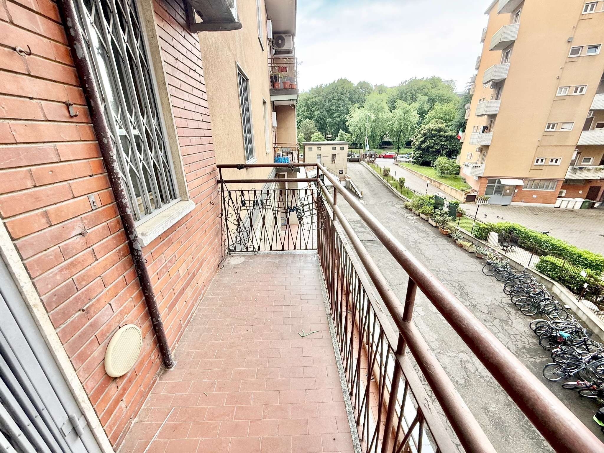 appartamento in vendita con balcone milano via bar - Appartamento via Bari, Milano (zona Barona) - foto 1