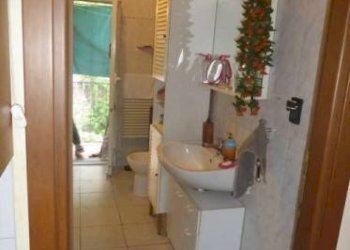 Bagno - Appartamento all'asta via Caderiva, 30, Genova (zona Marassi) - foto 12