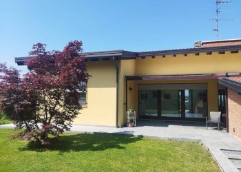 Facciata - Villa via Monte Rosa, Buguggiate - foto 4