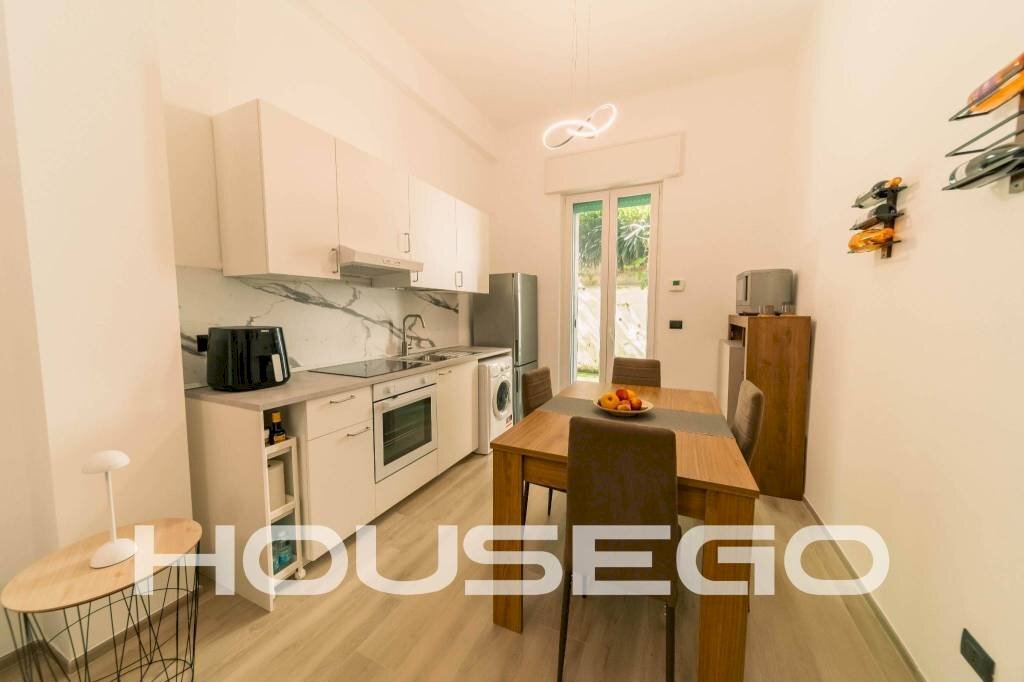 Cucina - Trilocale via Giacinto Caldesi, 9, Genova (zona Pegli) - foto 1