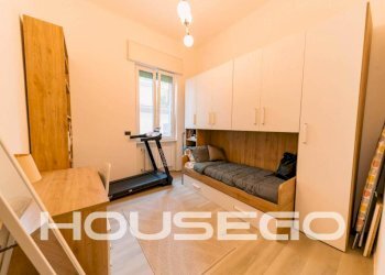 Camera da letto - Three-room apartment via Giacinto Caldesi, 9, Genova (neighborhood Pegli) - photo 16