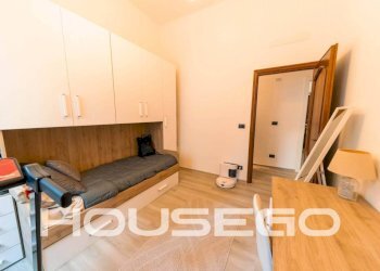 Camera da letto - Three-room apartment via Giacinto Caldesi, 9, Genova (neighborhood Pegli) - photo 19