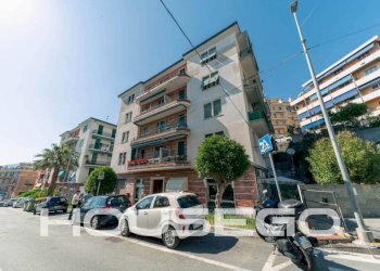 Facciata - Trilocale via Giacinto Caldesi, 9, Genova (zona Pegli) - foto 27