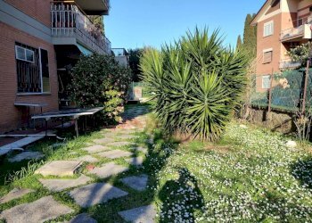 Giardino - Quadrilocale via Filippo Barigioni, Roma (zona Villaggio Azzurro) - foto 4