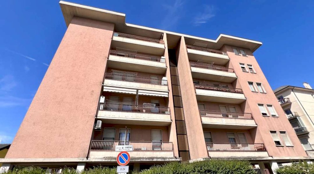 Two-room apartment Via Carrel, Aosta - photo 1