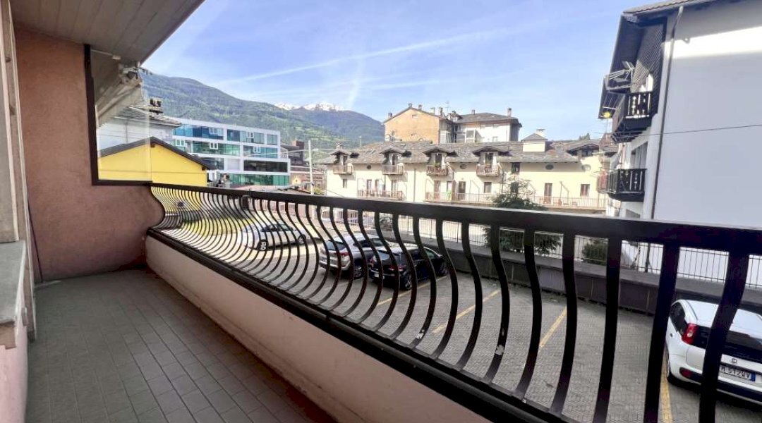 Two-room apartment Via Carrel, Aosta - photo 2