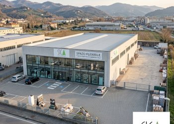 Nano Banana 2 - Photorealistic ground floor indust - Capannone Massa - foto 1
