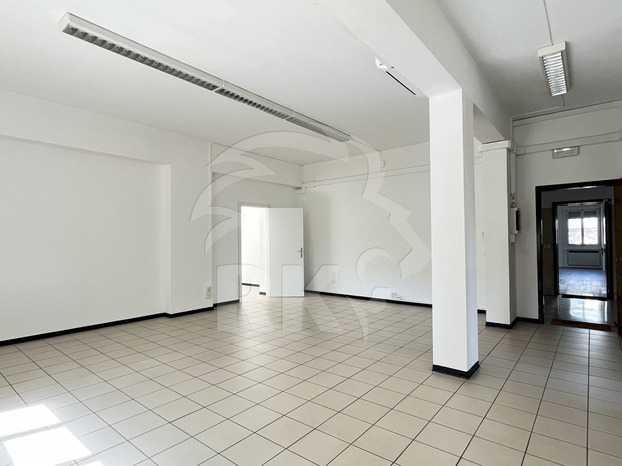 IMG_0502.jpg - Office Via Alfieri Maserati 3, Bologna (neighborhood San Donato) - photo 2