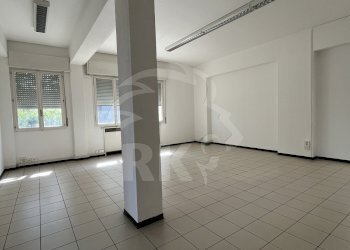 IMG_0501.jpg - Office Via Alfieri Maserati 3, Bologna (neighborhood San Donato) - photo 1
