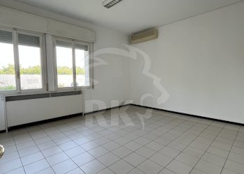 IMG_0506.jpg - Office Via Alfieri Maserati 3, Bologna (neighborhood San Donato) - photo 4