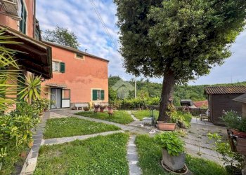 Semi-detached house Via Al Garbo, Genova (neighborhood Rivarolo) - photo 1