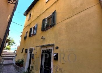 8 - Two-room apartment Salita alle Mura 30, Ventimiglia - photo 1
