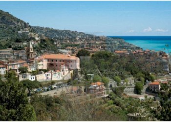 28 - Two-room apartment Salita alle Mura 30, Ventimiglia - photo 26