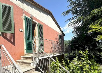 giardino - Casa indipendente Via della Casciaia, Vaiano - foto 1
