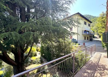 giardino - Casa indipendente Via della Casciaia, Vaiano - foto 24