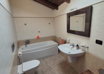 1409201-q4lmfg74k - Casa semi indipendente Castelnuovo Magra - foto 3