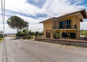 Villa Pedara (1) - Villa Via San Giuseppe 63, Pedara - photo 1