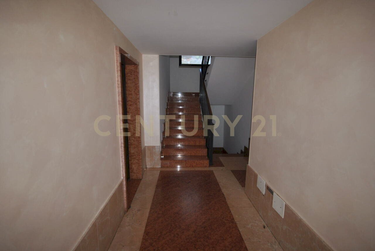 parte condominiale.jpg - Ufficio Via Adriano Cristofoli 40, Verona (zona Borgo Milano) - foto 3