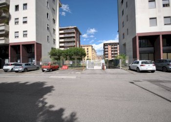 esterno (1).jpg - Ufficio Via Adriano Cristofoli 40, Verona (zona Borgo Milano) - foto 1