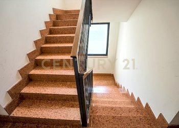 VANO SCALA PER IL PIANO PRIMO FOTO105 (1) - Ufficio Via Adriano Cristofoli 40, Verona (zona Borgo Milano) - foto 22