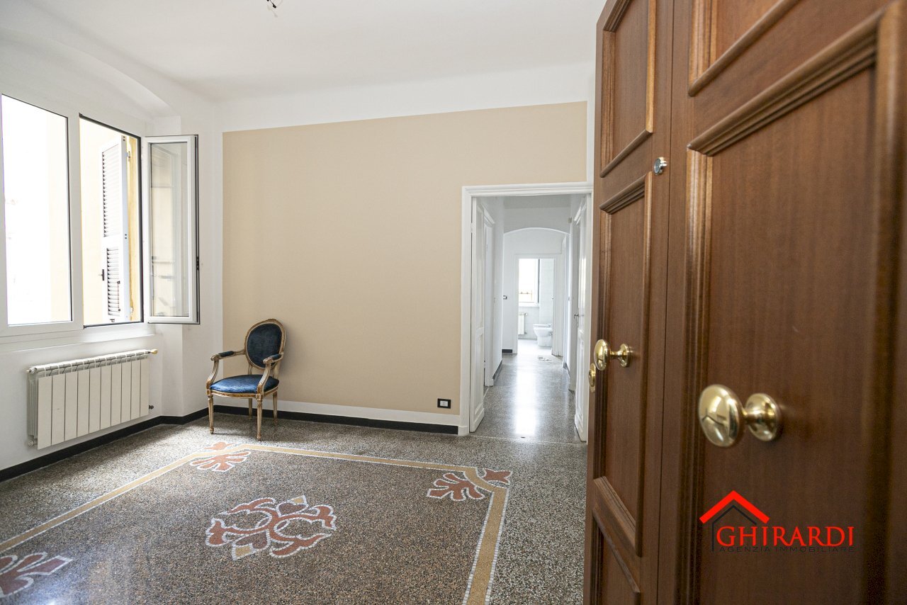 1.0 ingresso.jpg - Appartamento Genova (zona Sestri Ponente) - foto 2