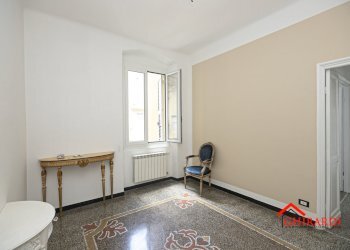 1.1 ingresso.jpg - Appartamento Genova (zona Sestri Ponente) - foto 3