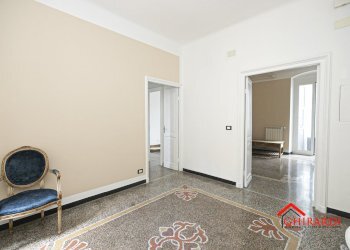 1.3 ingresso.jpg - Appartamento Genova (zona Sestri Ponente) - foto 5