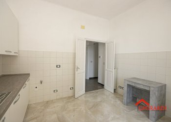 2.2 cucina.jpg - Appartamento Genova (zona Sestri Ponente) - foto 9