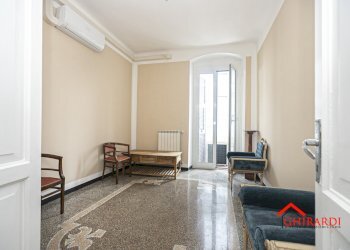3.0 camera1.jpg - Appartamento Genova (zona Sestri Ponente) - foto 11