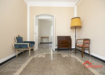 3.3 camera1.jpg - Appartamento Genova (zona Sestri Ponente) - foto 14
