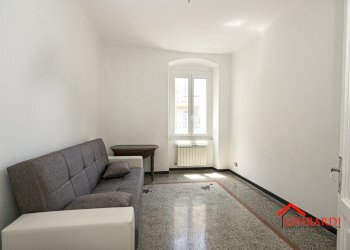 4.0 camera2.jpg - Appartamento Genova (zona Sestri Ponente) - foto 15