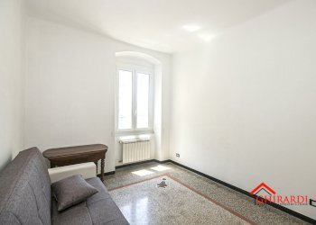 4.1 camera2.jpg - Appartamento Genova (zona Sestri Ponente) - foto 16