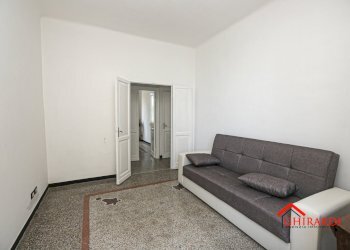 4.3 camera2.jpg - Appartamento Genova (zona Sestri Ponente) - foto 18