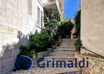 5 - Three-room apartment Salita Cacciottoli 53, Napoli (neighborhood Vomero) - photo 2