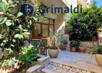 9 - Three-room apartment Salita Cacciottoli 53, Napoli (neighborhood Vomero) - photo 3
