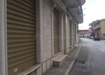2 - Commercial Premises Giugliano in Campania - photo 2