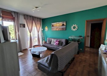 soggiorno - Appartamento Via Luigi Einaudi, Castel San Giovanni - foto 3