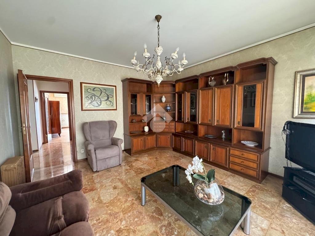 Three-room apartment Via Balzaretti, Novara - photo 2