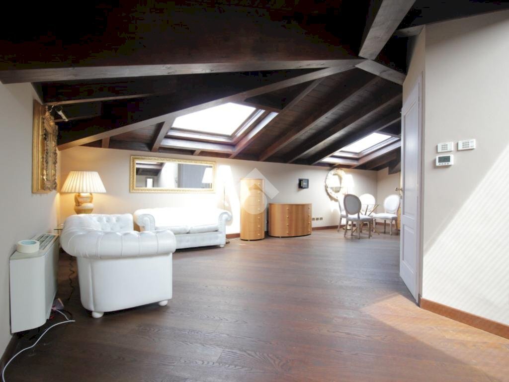 Attic Via Emilia Levante, Bologna (neighborhood Savena) - photo 1